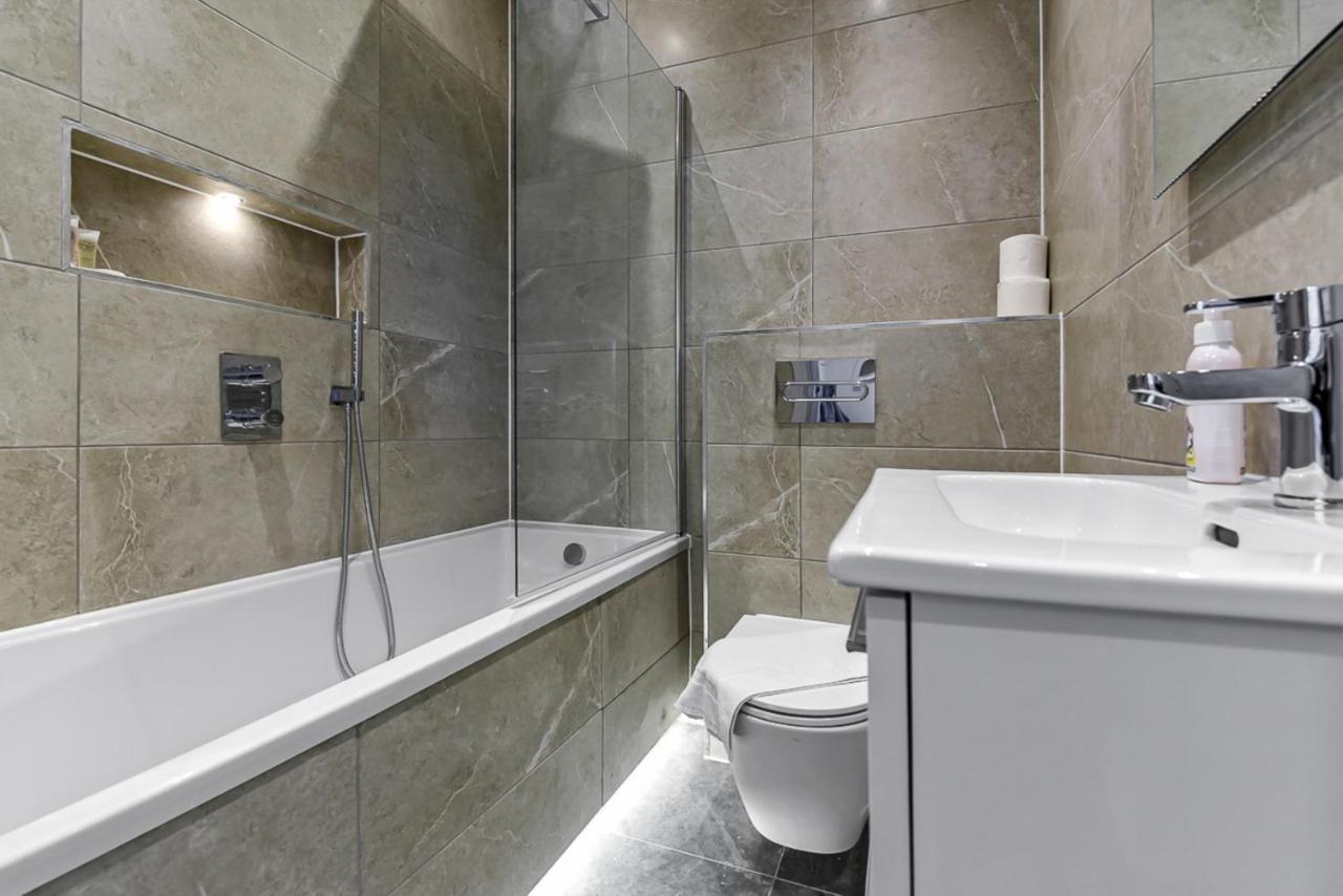 Amazing 2 Bedroom Apartment In Greater London Kültér fotó